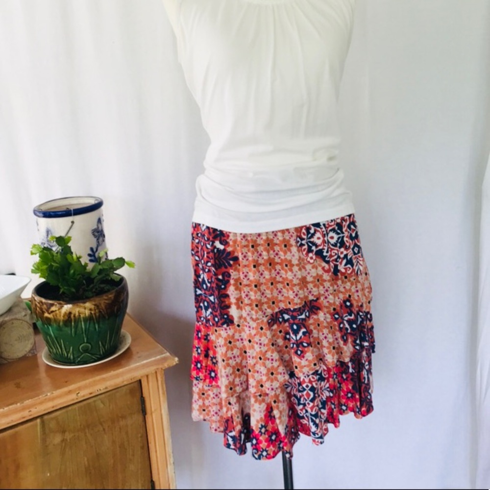 Adorable Cabi Skirt size Small Elastic Waist